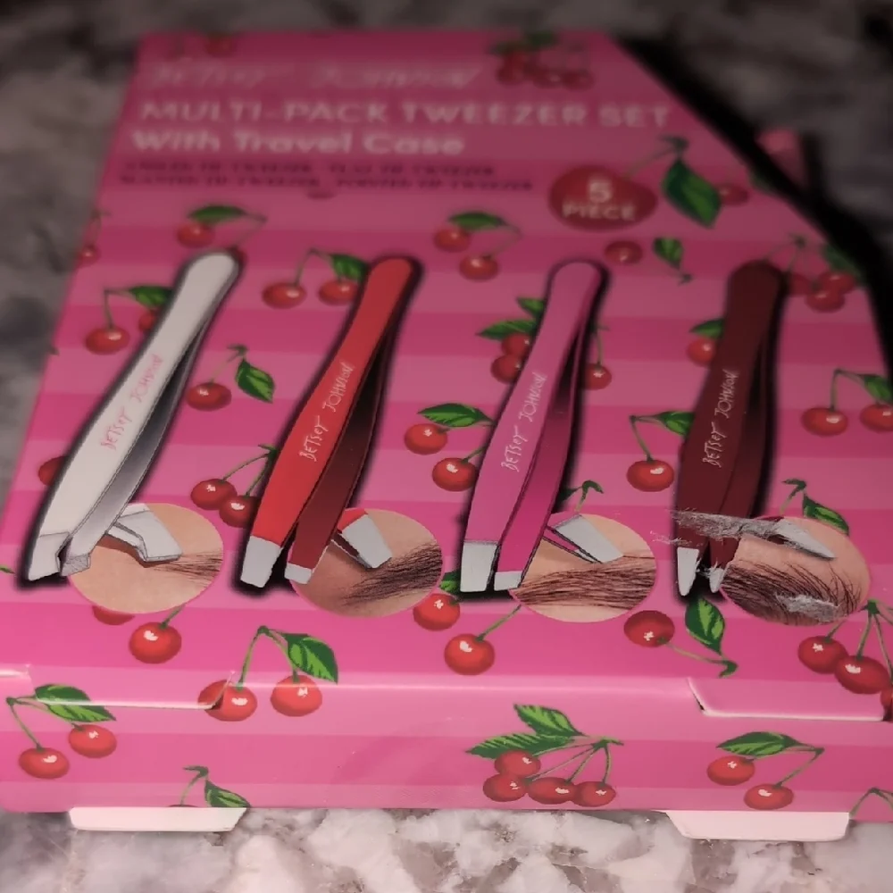 Betsey Johnson Multi-Pack Tweezer Set with Travel Case